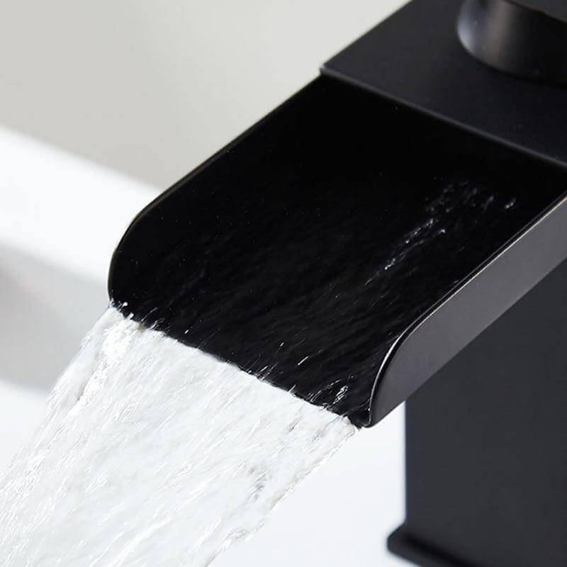 Water Temperature Sensitive LED Bathroom Faucet - MaviGadget