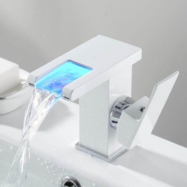 Water Temperature Sensitive LED Bathroom Faucet - MaviGadget